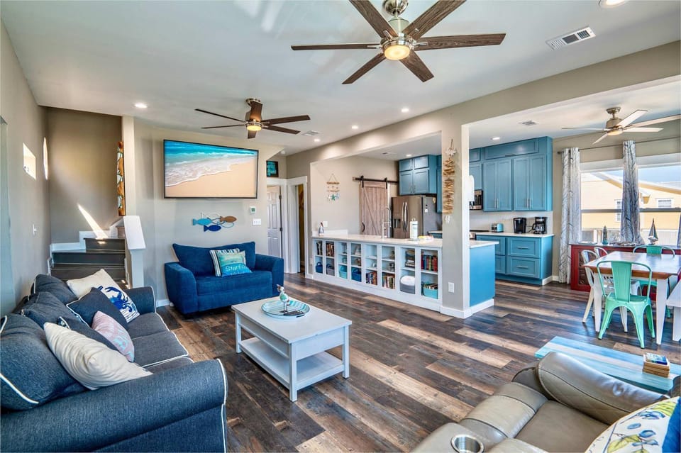Beachside Coastal Retreat - Pet Friendly with Free Activities House in Alabama