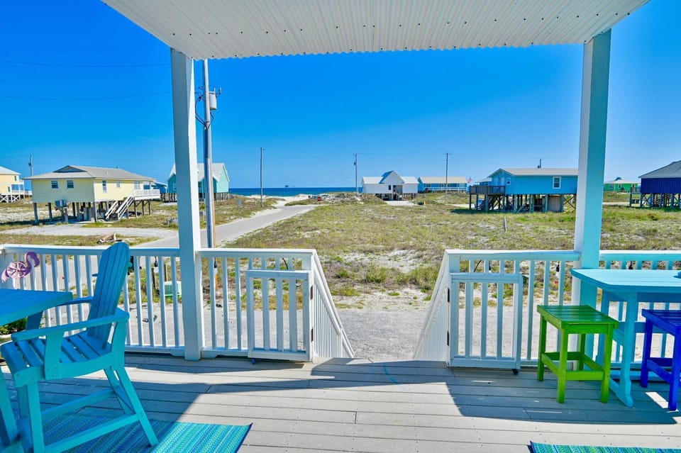 Beachside Coastal Retreat - Pet Friendly with Free Activities House in Alabama