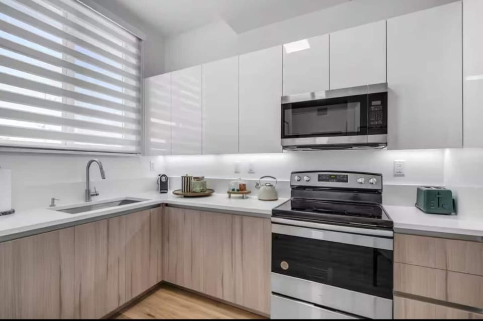 New Near Brickell & Beach 2BR 2 BA #206 Apartment in Miami