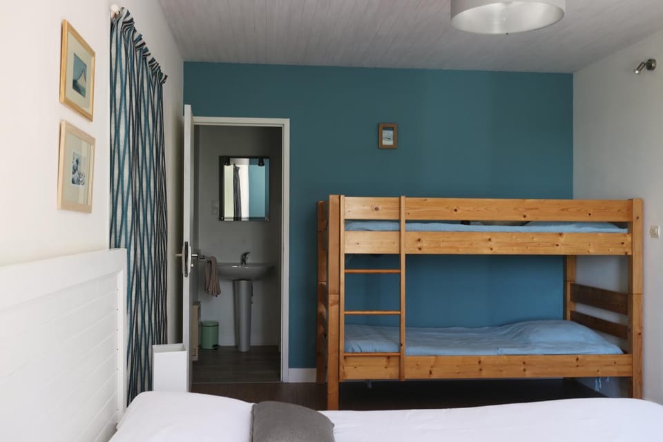 bunk bed