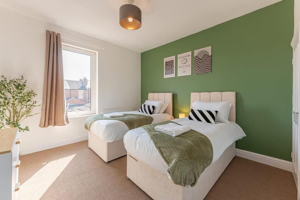 Stylish 3-Bed House near NEC HS2 and BHX Airport House in Coventry