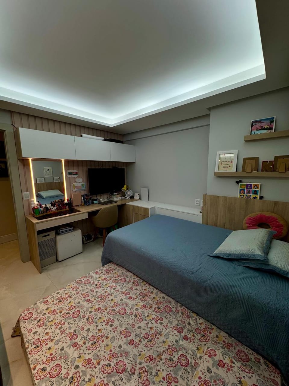 Bed, Photo of the whole room, Bedroom