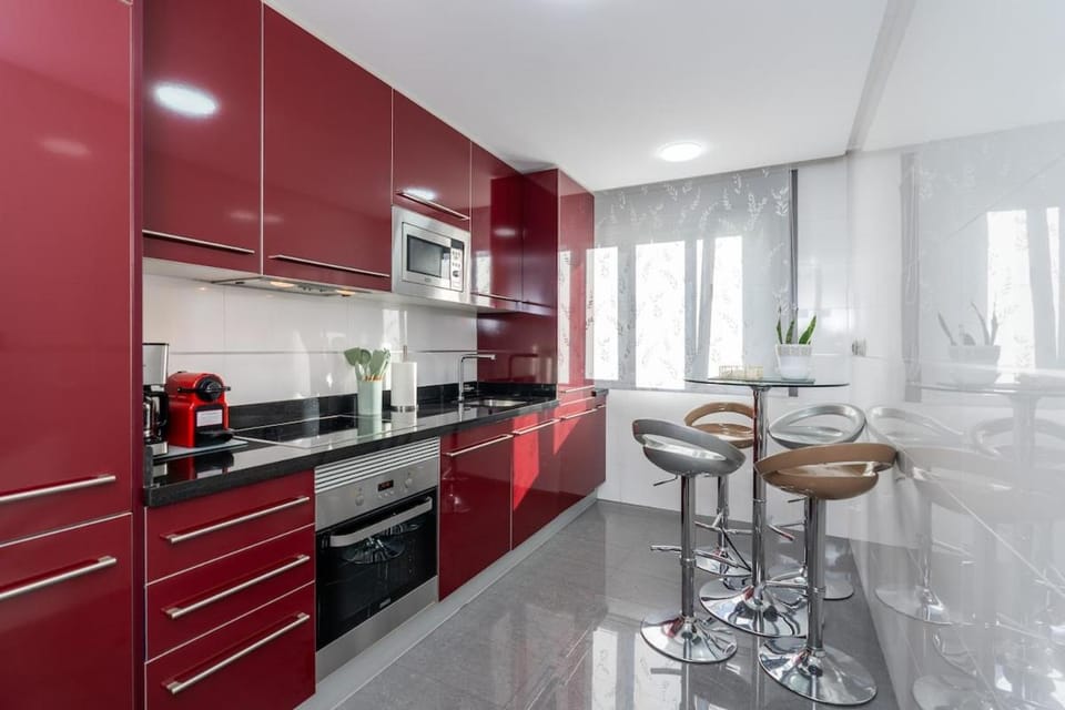 Kitchen or kitchenette, Dining area, dishwasher, oven, stove, toaster