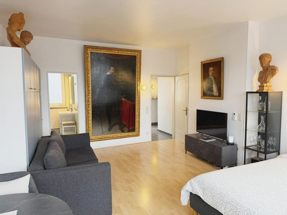 Property building, Bed, View (from property/room), View (from property/room), City view, City view, Garden view, Garden view, Street view, Street view, air conditioner, air conditioner