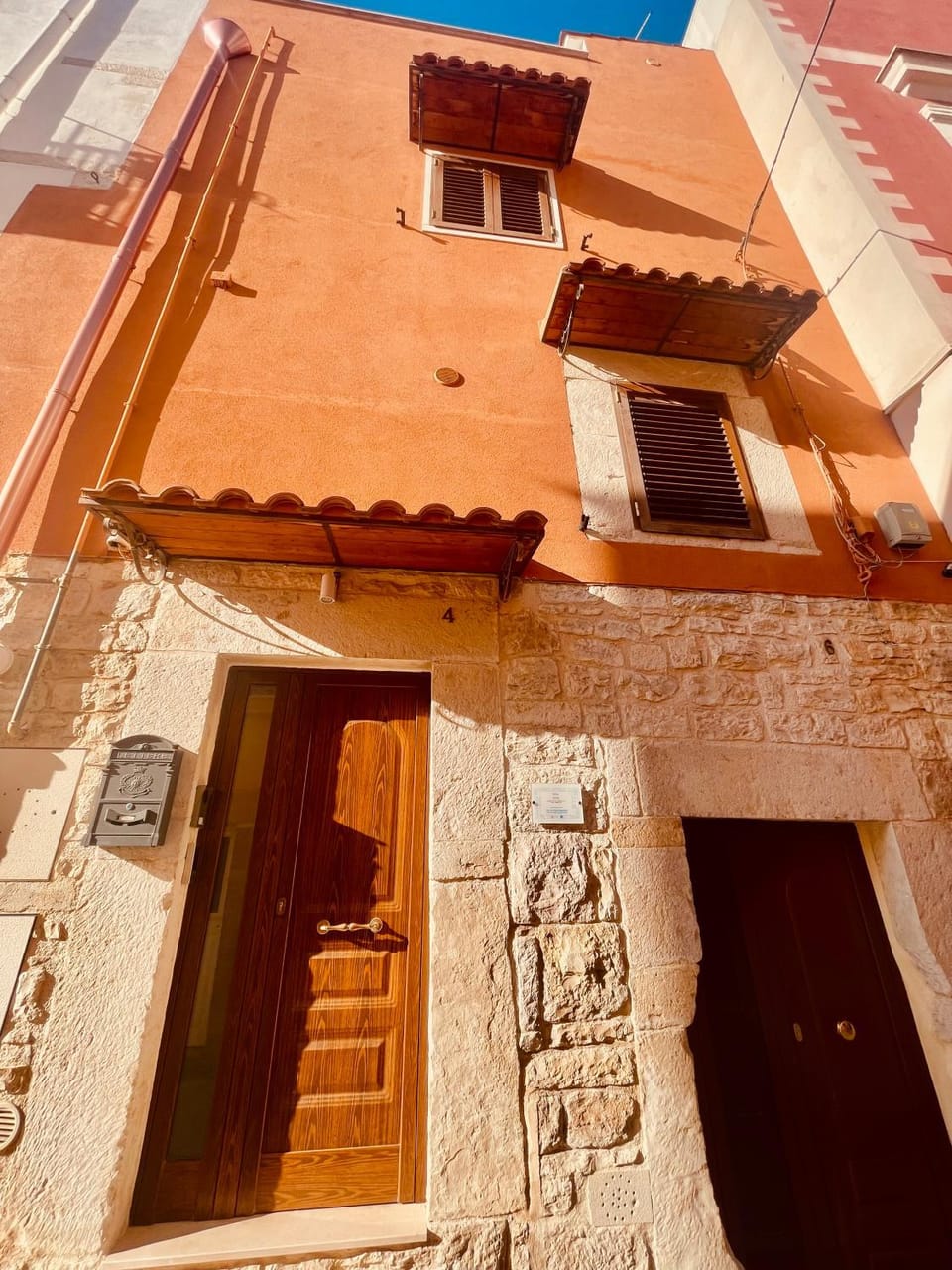 Property building, Quiet street view
