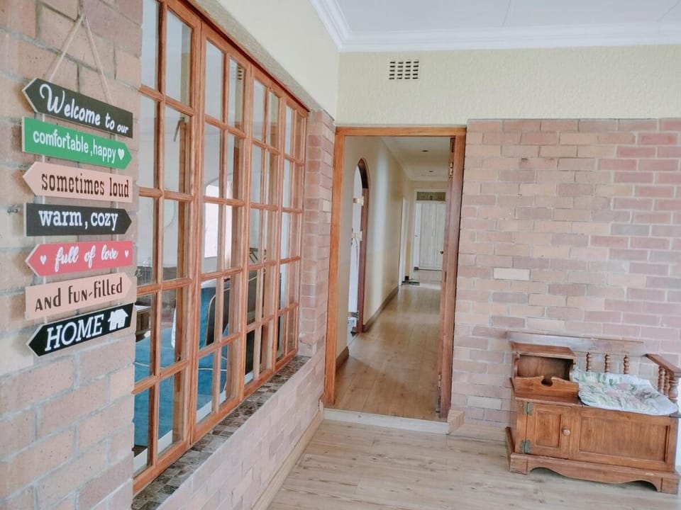 Large Family Home-Neighboring Northcliff and Greymont House in Johannesburg