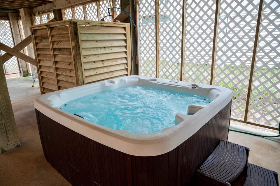 Short walk to Beach - Hot Tub Cold Plunge Pool & FREE ACTIVITIES House in Alabama