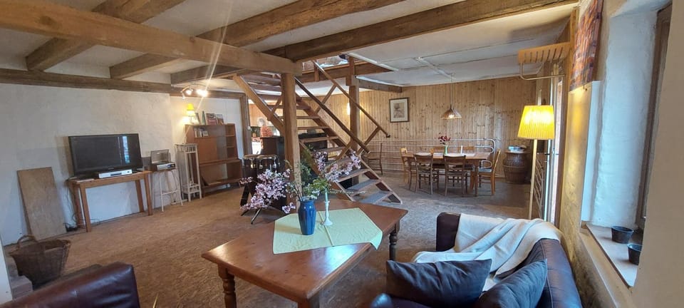 Communal lounge/ TV room