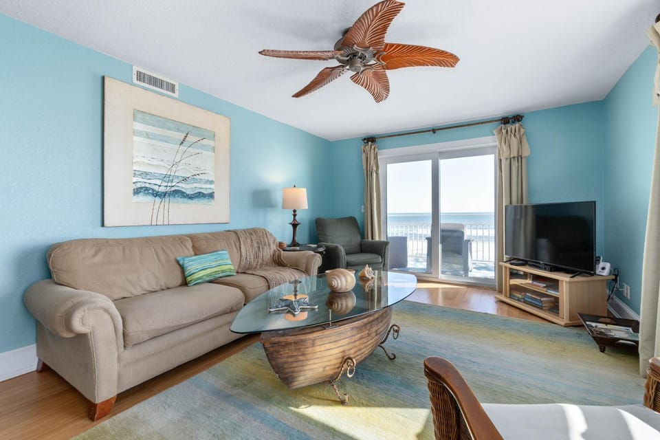 Scenic 2BR Beachfront Condo Retreat NSB FL House in Edgewater