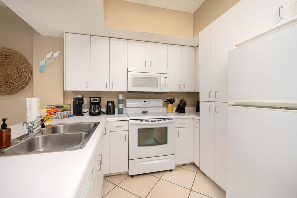 Cozy Beachfront Condo - Sauna Pools & Views House in Orange Beach
