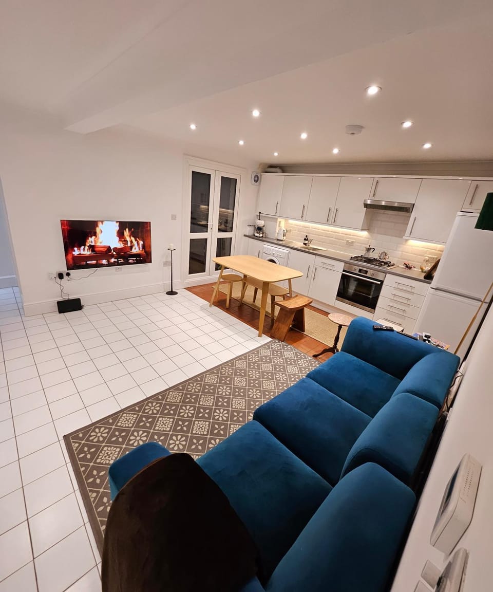 Haru Apr, Primrose Hill Camden Town Apartment in London Borough of Camden