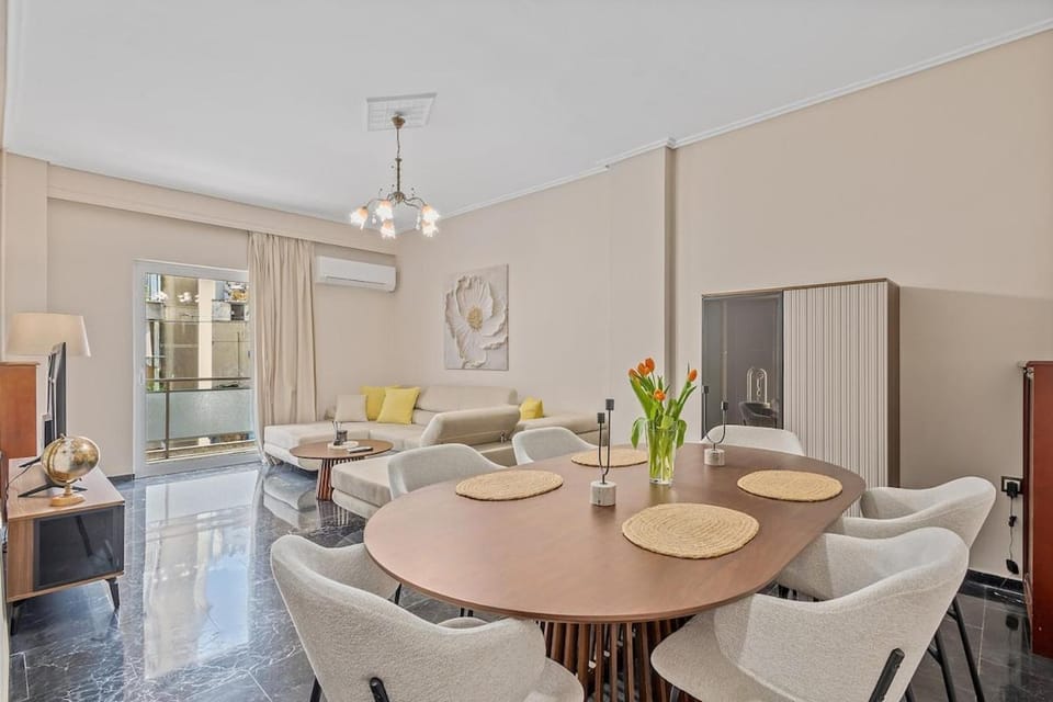 Living room, Seating area, Dining area