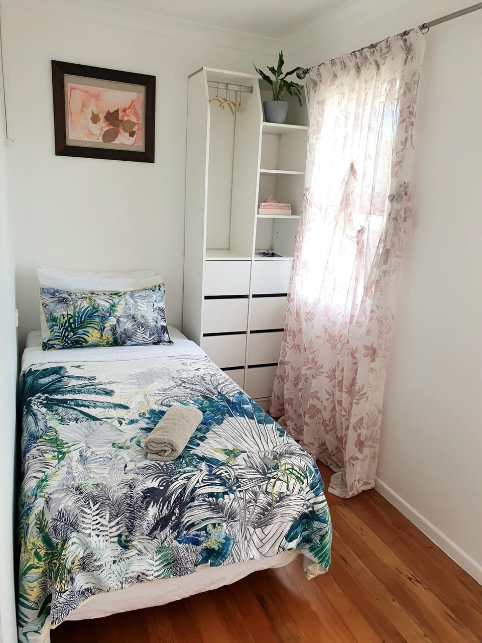Bed, Photo of the whole room, Bedroom, wardrobe