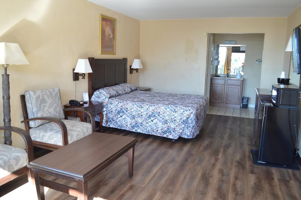 Tarpon Shores Inn Motel in Tarpon Springs