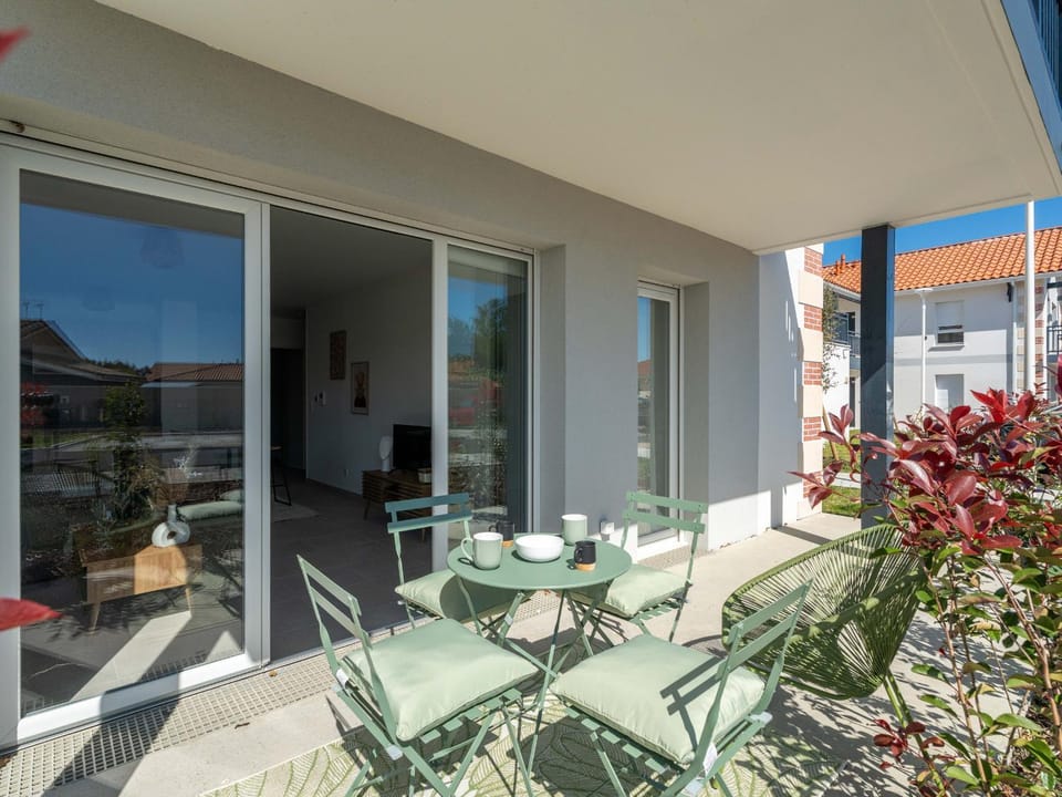 Appartement T4 lumineux à Biscarrosse - 6 à 8 pers. - Parking inclus - FR-1-319-599 Apartment in Parentis-en-Born