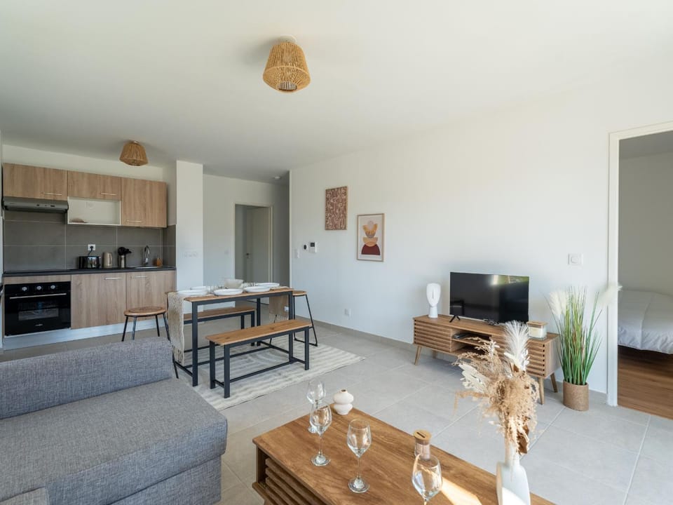 Appartement T4 lumineux à Biscarrosse - 6 à 8 pers. - Parking inclus - FR-1-319-599 Apartment in Parentis-en-Born