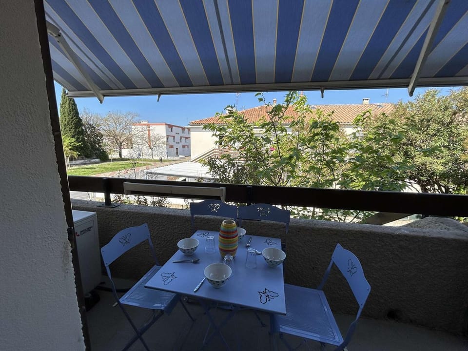 Appartement Duplex P3 Climatisé Proche Plage - FR-1-250-303 Apartment in Le Grau-du-Roi