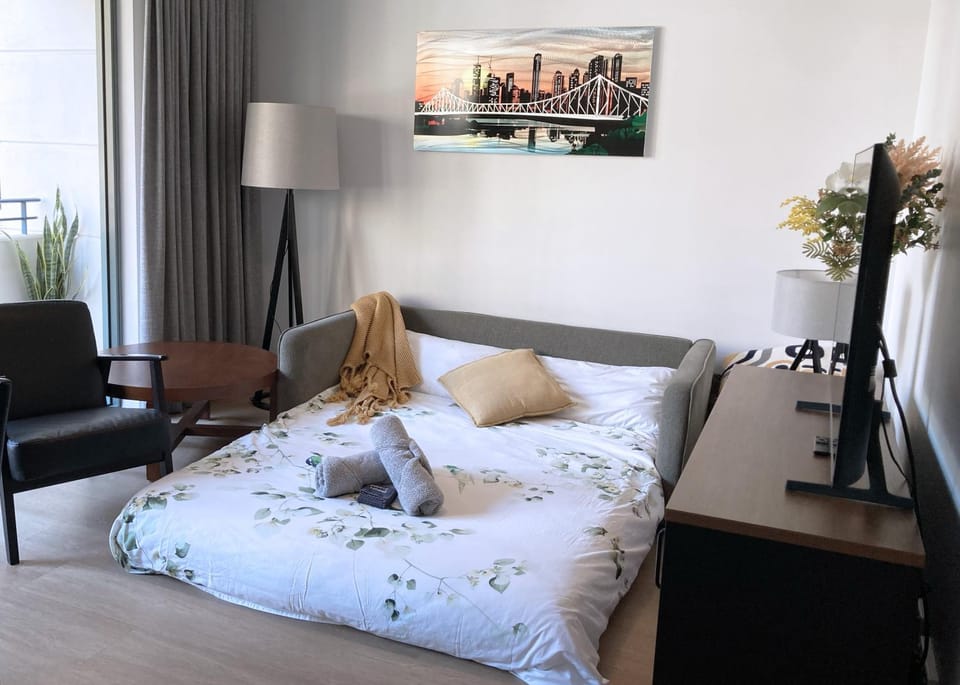 Bed, Living room