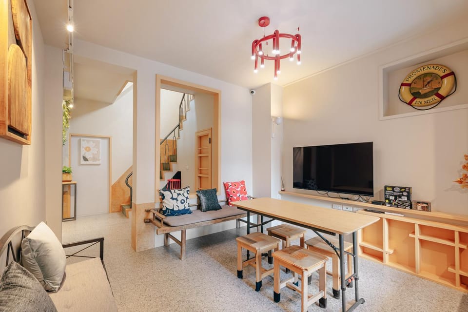 Communal lounge/ TV room