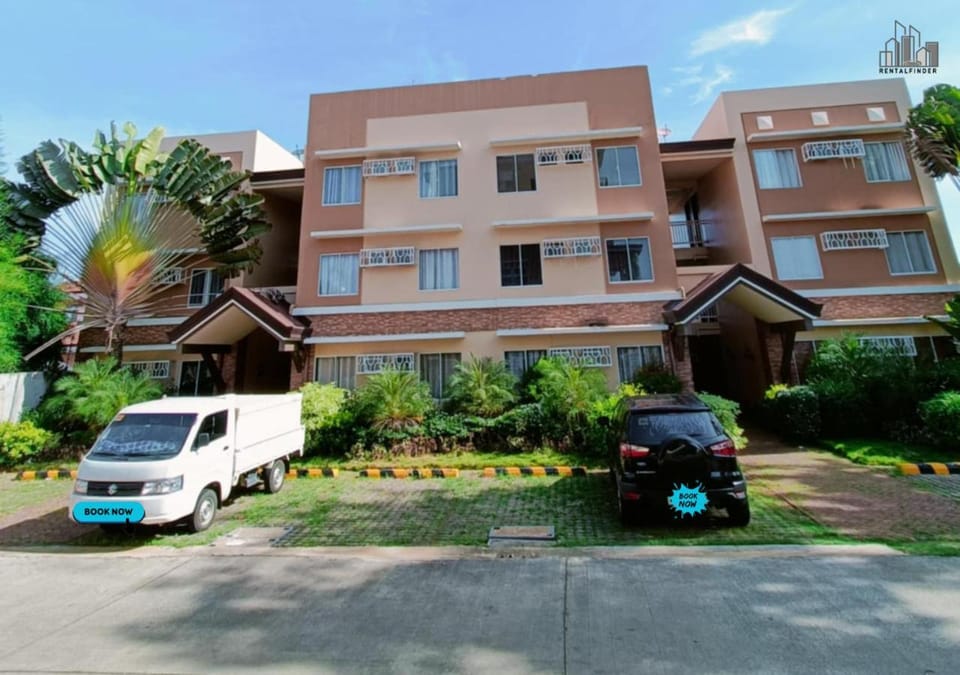 Property building, Spring, Day, Neighbourhood, Garden, Garden view, Street view, Location, Parking