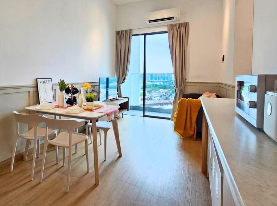 TV and multimedia, Living room, Dining area