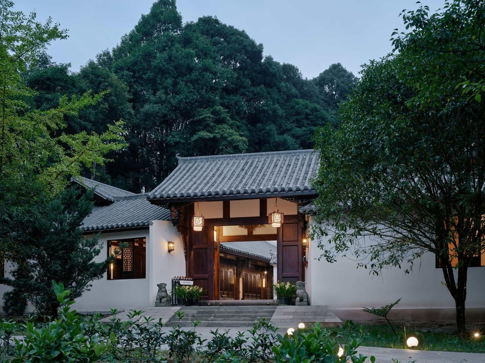 Property building, Facade/entrance
