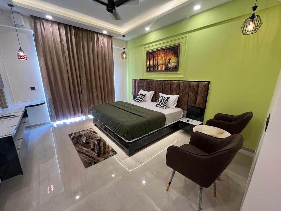 Luxuriesstay in Omaxe Hazratganj Apartment in Lucknow
