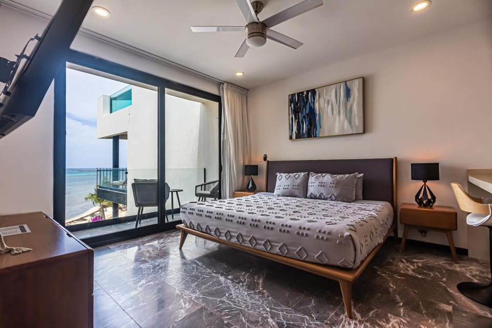 Oceanfront Condo Top Location Near 5th Ave House in Playa del Carmen