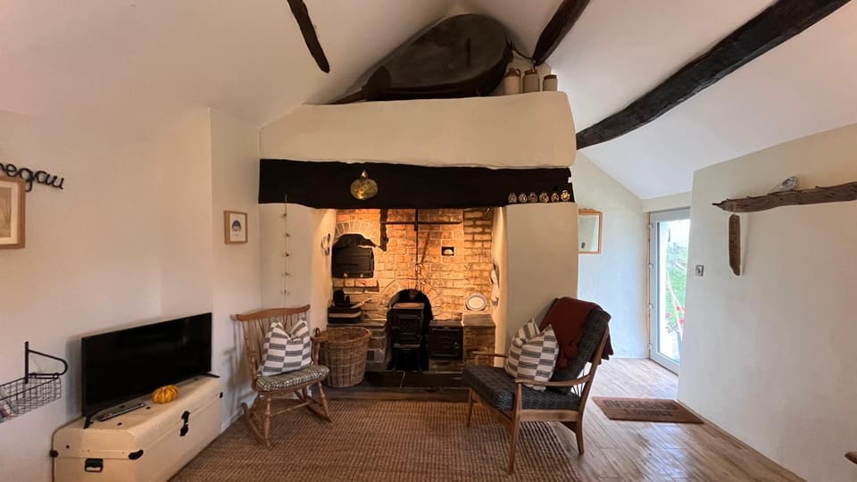 Peaceful Dyfi Valley Cottage - Hendre-gau House in Wales