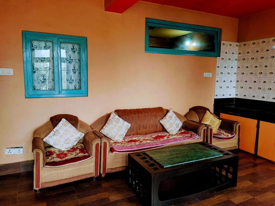Stay by Tenzing Rock Apartment in Darjeeling