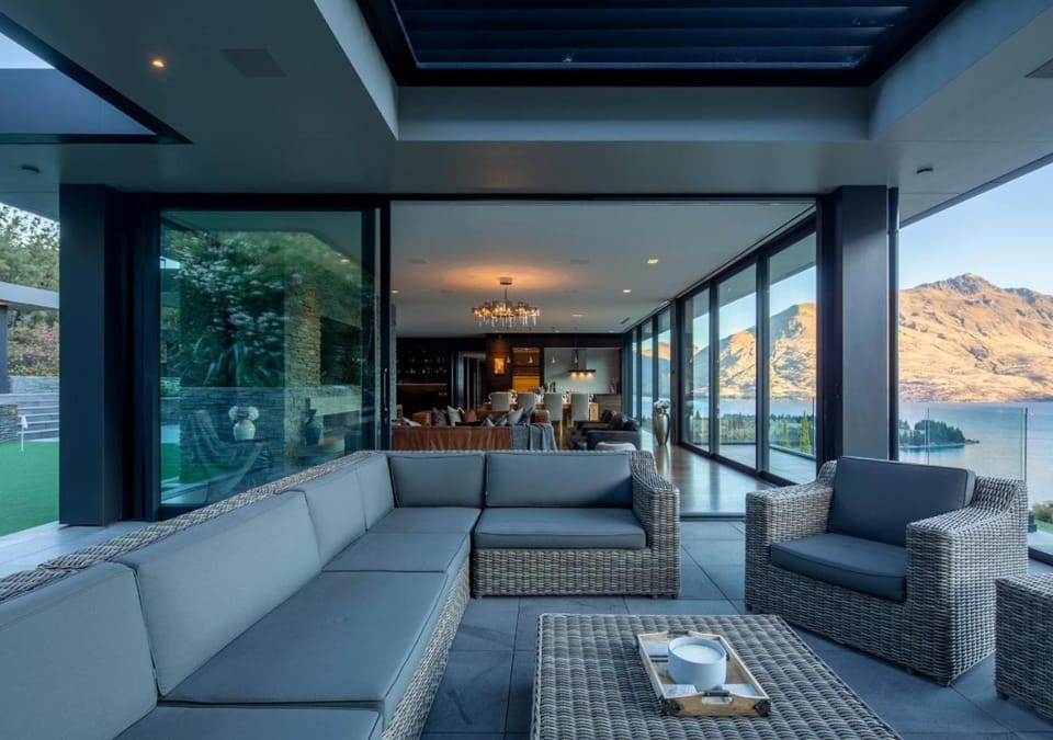 Patio, Natural landscape, View (from property/room), Balcony/Terrace, Seating area, Mountain view