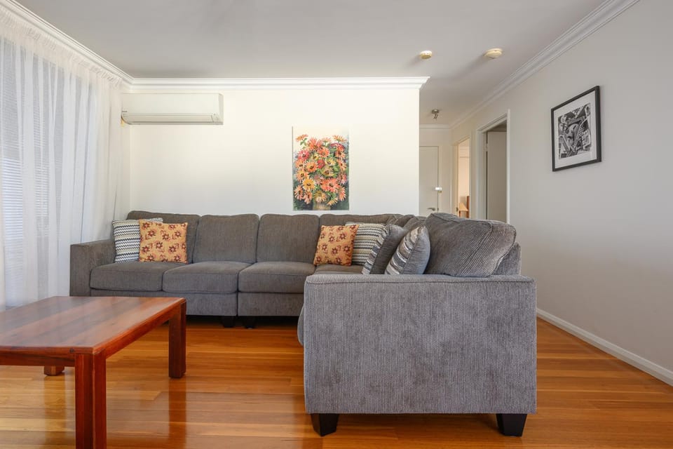 Living room, air conditioner