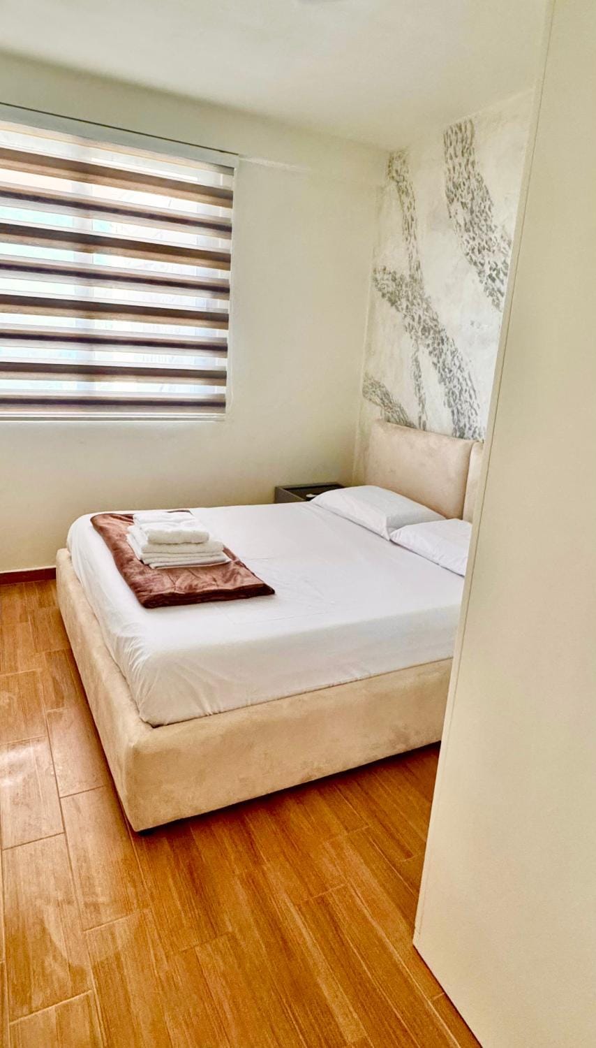 Premium apartment - parking, pool and beach access Apartment in Vlorë