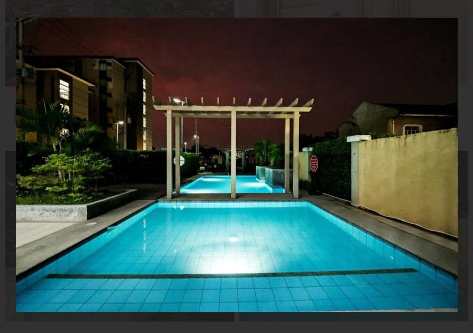 Coho Staycation with Free swimming in Las Pinas Apartment in Las Pinas