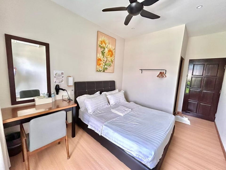 8 mins driving to TC Beach at Holiday Guest House Bed and Breakfast in Pahang, Malaysia