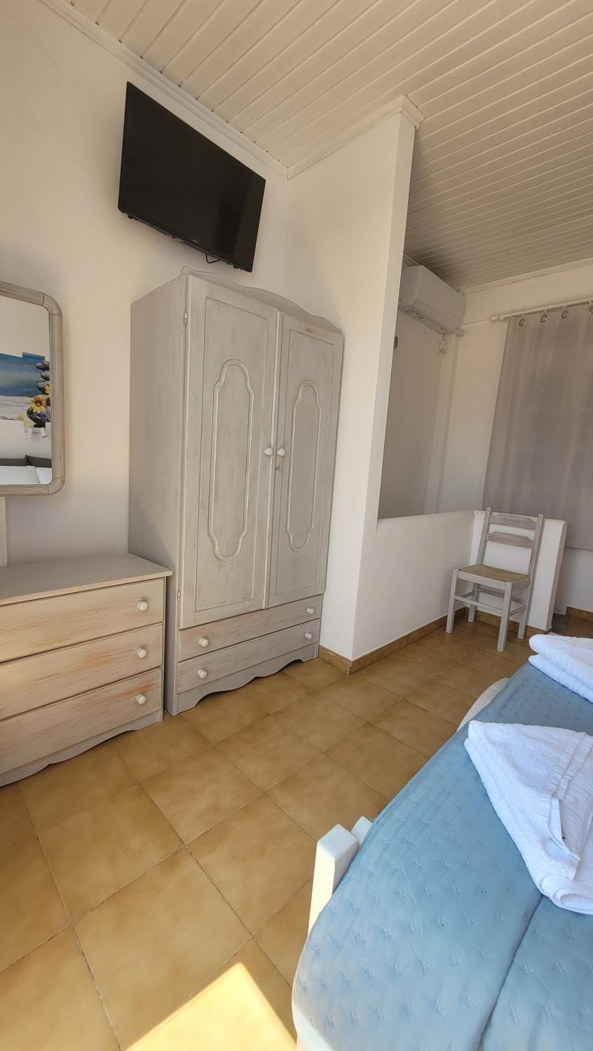 Aura Loutra Kythnos Apartment in Kea-Kythnos