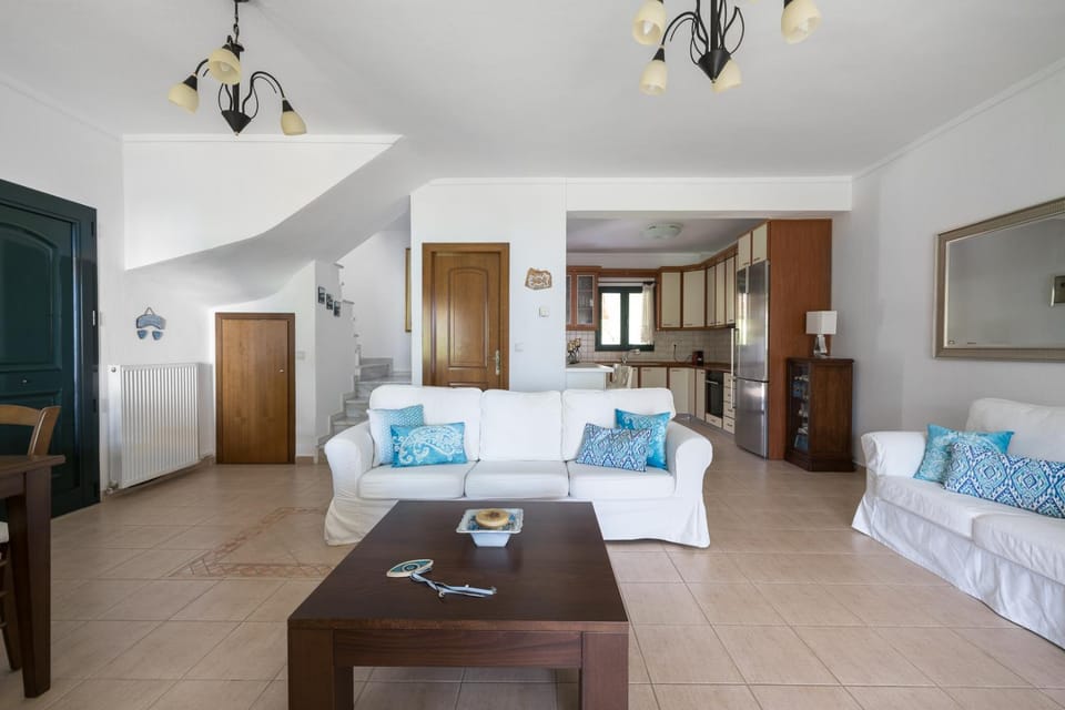 Coral VIlla by Luxlikehome House in Halkidiki