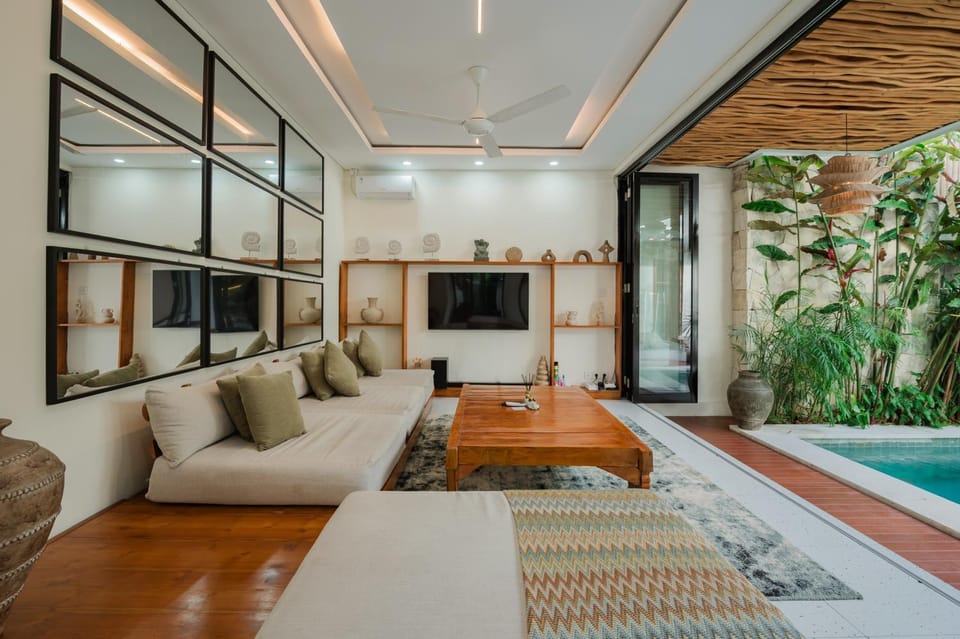 TV and multimedia, Living room, Seating area