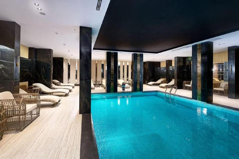 Swimming pool, Swimming pool