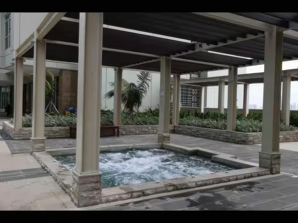 Hot Tub, Garden view, Swimming pool