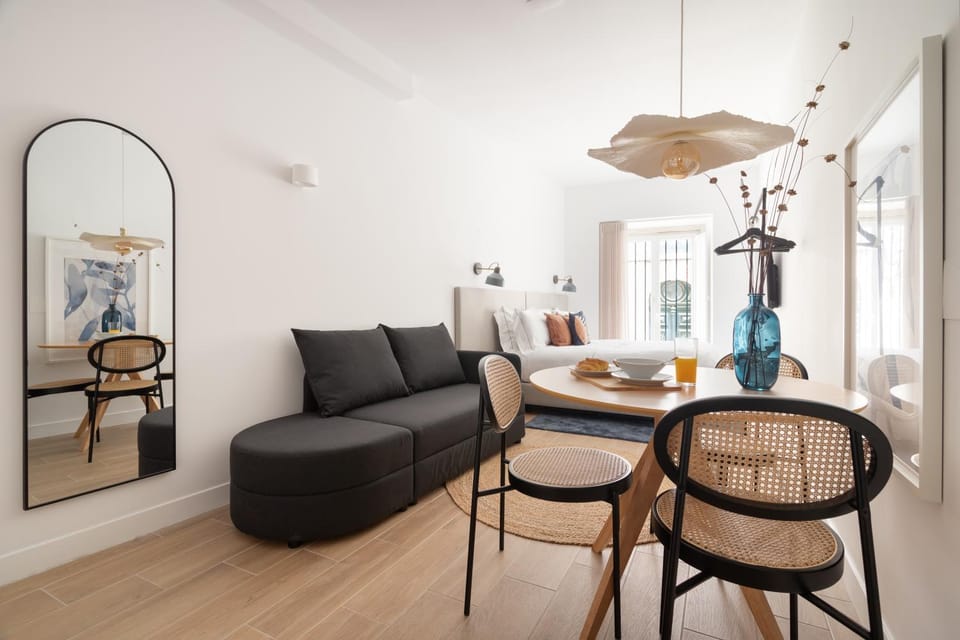 Photo of the whole room, Decorative detail, Dining area, Bedroom