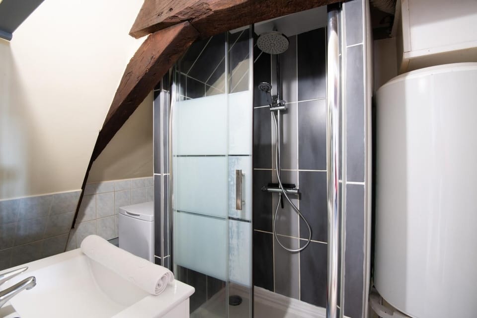 Shower, Bathroom, towels