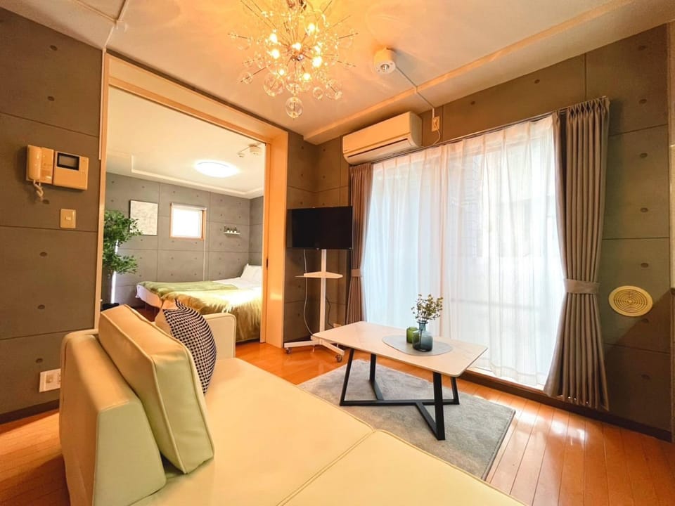 Bed, TV and multimedia, Dining area, air conditioner