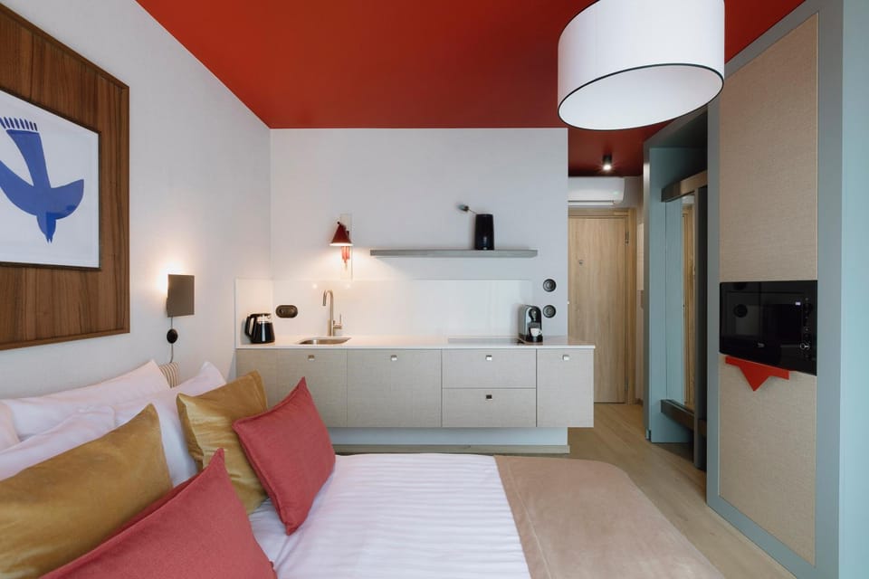 Bed, Kitchen or kitchenette