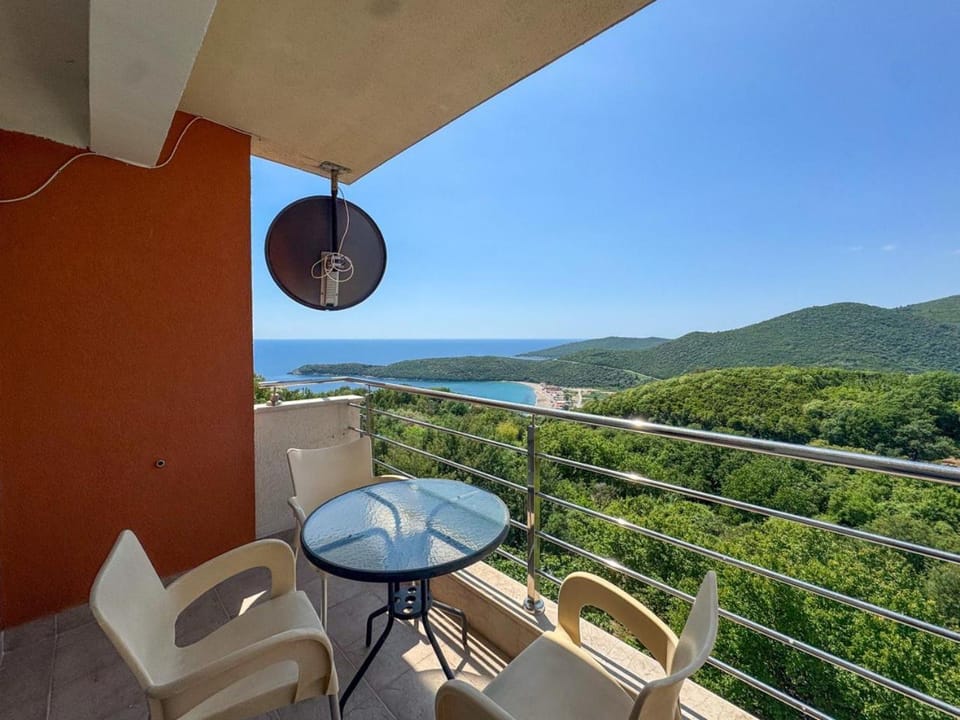 One-bedroom Apart, with panoramic view, Prijevor Apartment in Budva Municipality