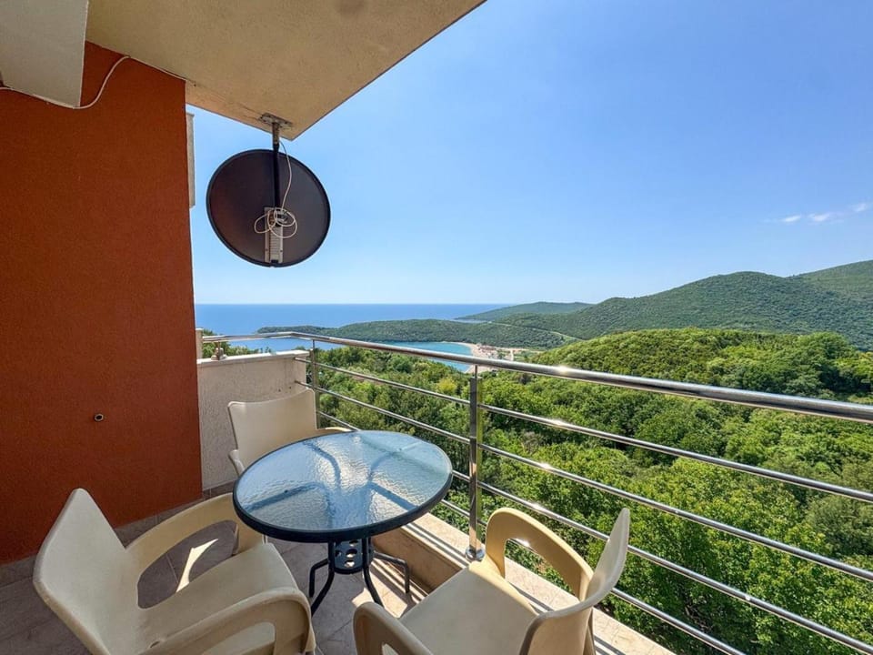 One-bedroom Apart, with panoramic view, Prijevor Apartment in Budva Municipality