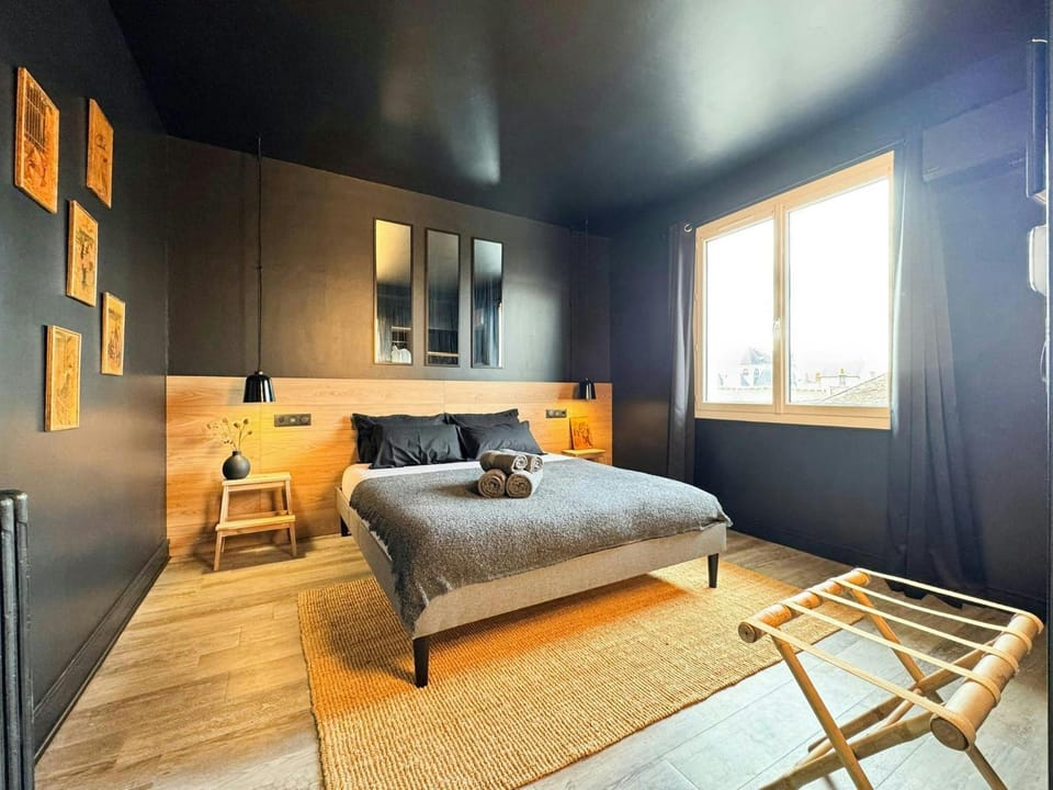 Bed, Other, Photo of the whole room, Bedroom