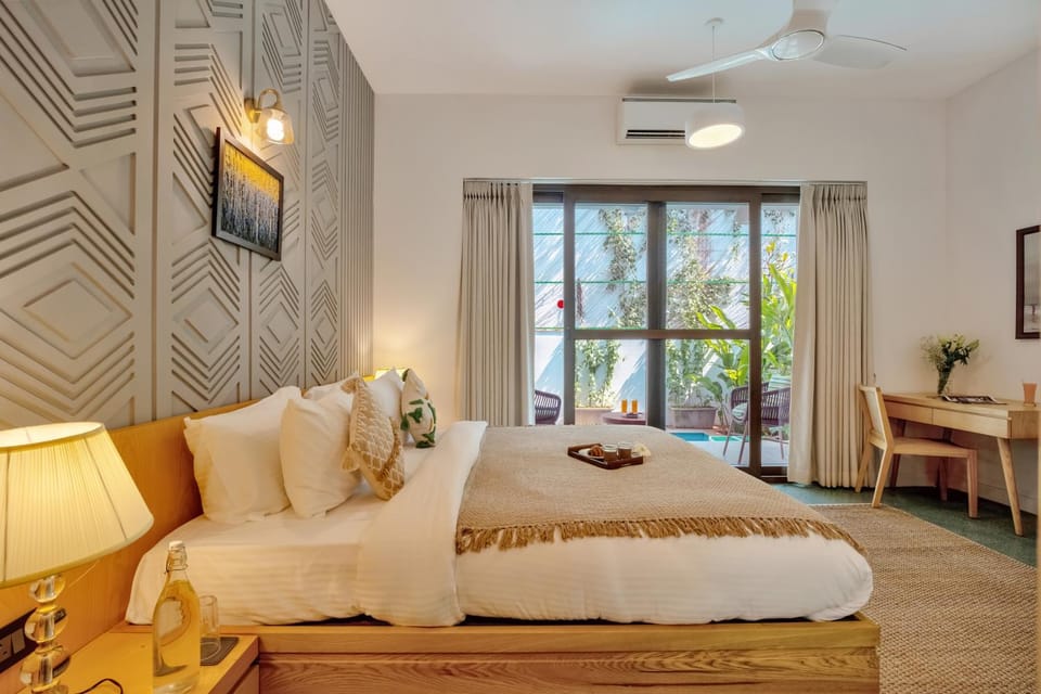 Bed, Photo of the whole room, Bedroom, air conditioner