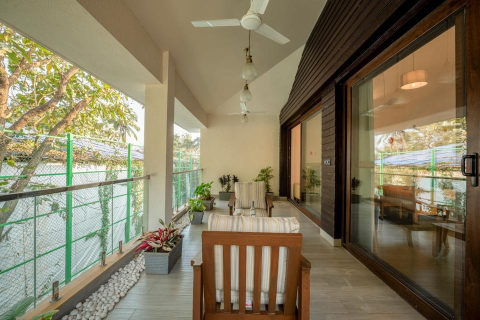 View (from property/room), Balcony/Terrace, Seating area