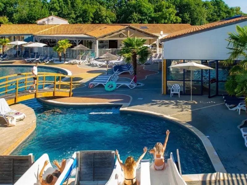 Pool view, Swimming pool, sunbed